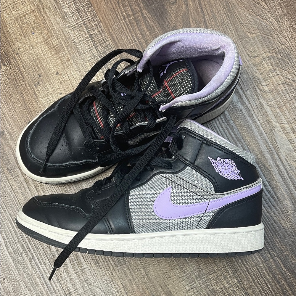 Nike Air Jordan Black and Lavender High-Tops